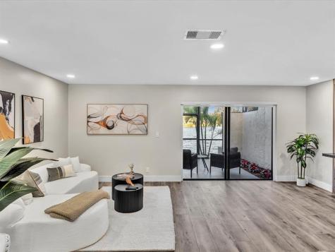 1381 NW 99th Avenue Pembroke Pines FL 33024