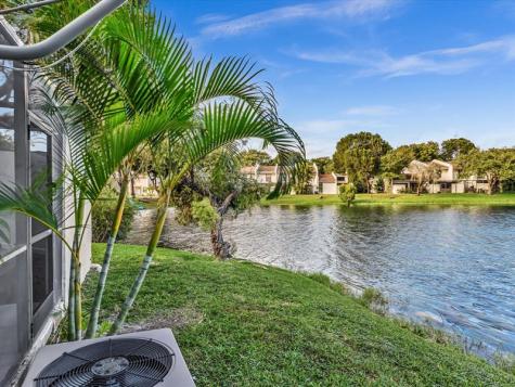 1381 NW 99th Avenue Pembroke Pines FL 33024