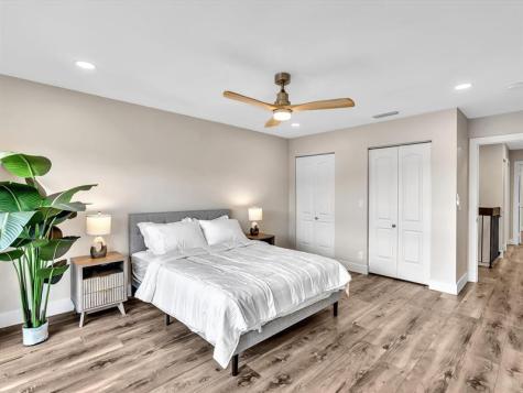 1381 NW 99th Avenue Pembroke Pines FL 33024
