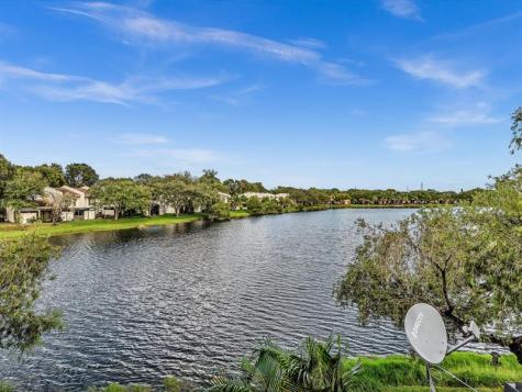 1381 NW 99th Avenue Pembroke Pines FL 33024