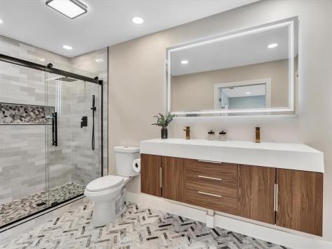 1381 NW 99th Avenue Pembroke Pines FL 33024