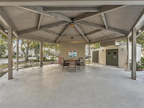 1381 NW 99th Avenue Pembroke Pines FL 33024