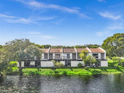 1381 NW 99th Avenue Pembroke Pines FL 33024