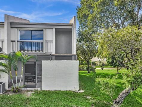 1381 NW 99th Avenue Pembroke Pines FL 33024