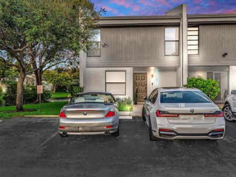 1381 NW 99th Avenue Pembroke Pines FL 33024