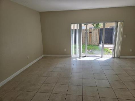 1575 NE 33 Avenue Homestead FL 33033