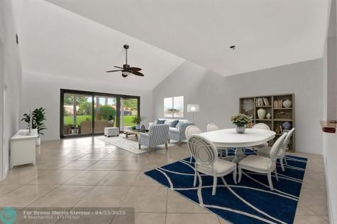 2039 Deer Creek Woodlands Way Deerfield Beach FL 33442