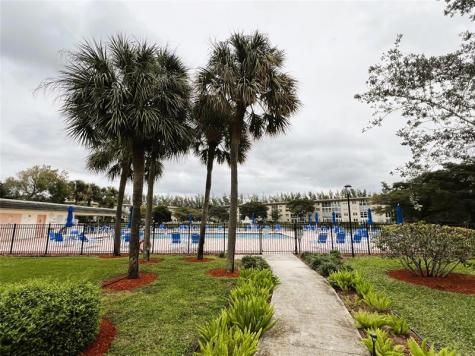 1803 Eleuthera Point Coconut Creek FL 33066