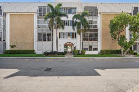 3040 NE 16th Avenue Oakland Park FL 33334