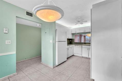 10442 E Clairmont Circle Tamarac FL 33321