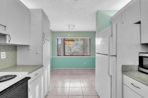 10442 E Clairmont Circle Tamarac FL 33321