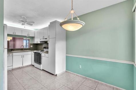 10442 E Clairmont Circle Tamarac FL 33321