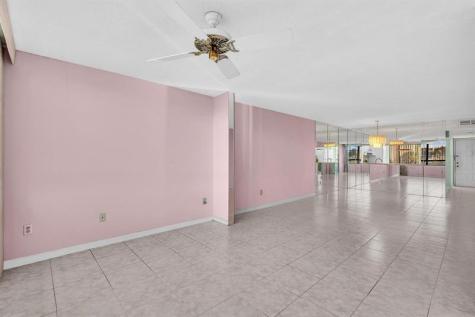 10442 E Clairmont Circle Tamarac FL 33321