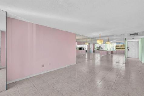 10442 E Clairmont Circle Tamarac FL 33321