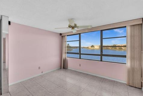 10442 E Clairmont Circle Tamarac FL 33321
