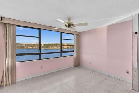 10442 E Clairmont Circle Tamarac FL 33321