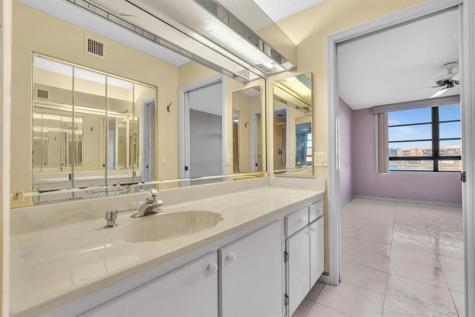 10442 E Clairmont Circle Tamarac FL 33321