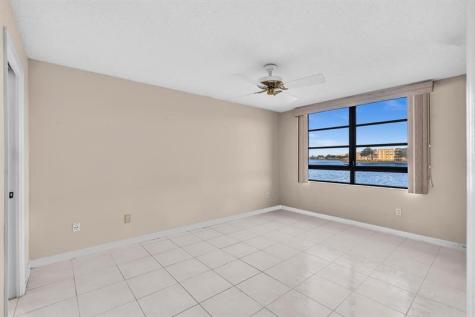 10442 E Clairmont Circle Tamarac FL 33321