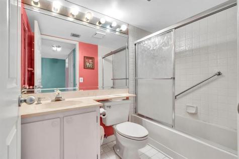 10442 E Clairmont Circle Tamarac FL 33321