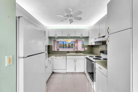 10442 E Clairmont Circle Tamarac FL 33321