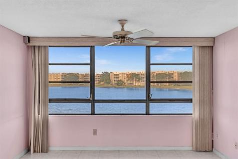 10442 E Clairmont Circle Tamarac FL 33321