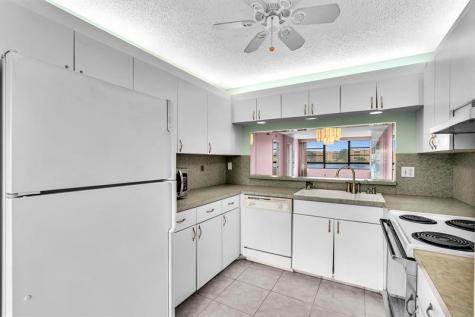 10442 E Clairmont Circle Tamarac FL 33321