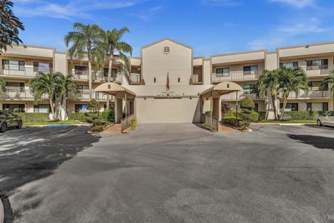 10442 E Clairmont Circle Tamarac FL 33321