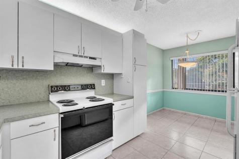 10442 E Clairmont Circle Tamarac FL 33321