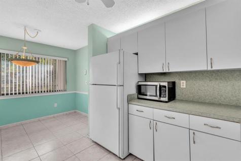 10442 E Clairmont Circle Tamarac FL 33321