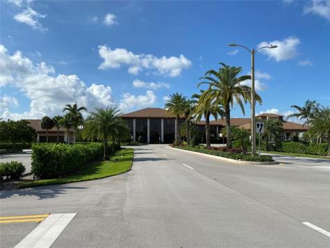 551 SW 135 Avenue Pembroke Pines FL 33027