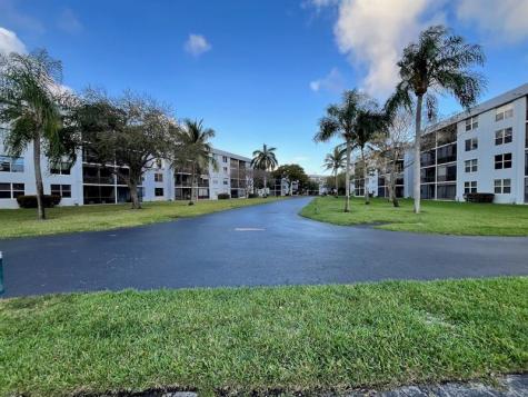 113 Royal Park Drive Oakland Park FL 33309