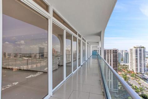 19707 Turnberry Way Aventura FL 33180