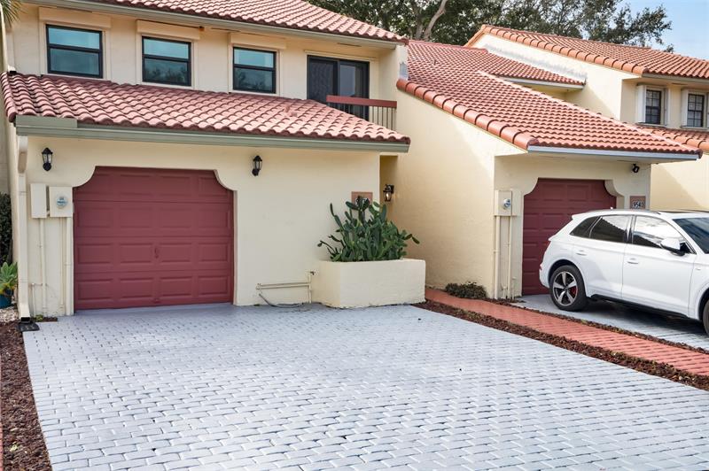 9530 Alcazar Lane Davie FL 33324