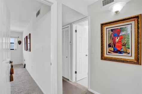 9530 Alcazar Lane Davie FL 33324