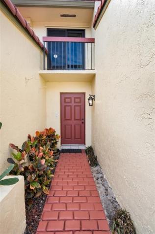 9530 Alcazar Lane Davie FL 33324