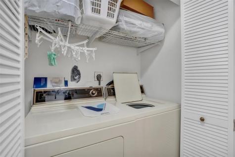 9530 Alcazar Lane Davie FL 33324