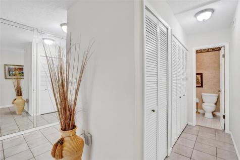 9530 Alcazar Lane Davie FL 33324