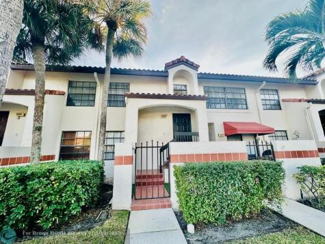 608 Lincoln Court Deerfield Beach FL 33442