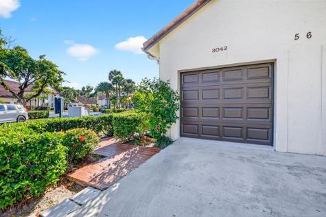 3042 Lucerne Park Drive Greenacres FL 33467