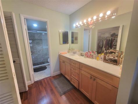 8120 SW 24th Street North Lauderdale FL 33068