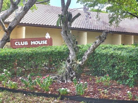 8120 SW 24th Street North Lauderdale FL 33068
