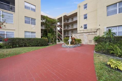 2801 Somerset Drive Lauderdale Lakes FL 33311