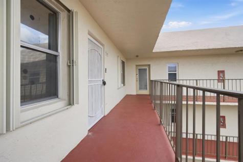 2801 Somerset Drive Lauderdale Lakes FL 33311