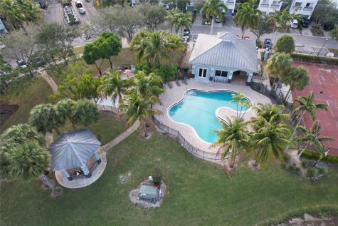 1421 NW 34th Way Lauderhill FL 33311