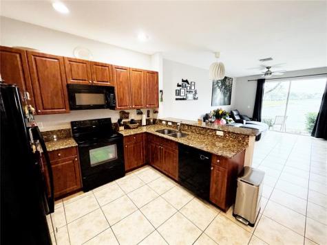 1421 NW 34th Way Lauderhill FL 33311