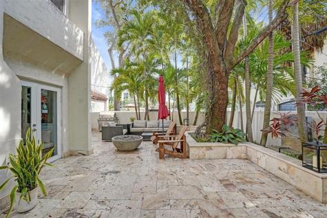 810 SE 2nd Street Fort Lauderdale FL 33301