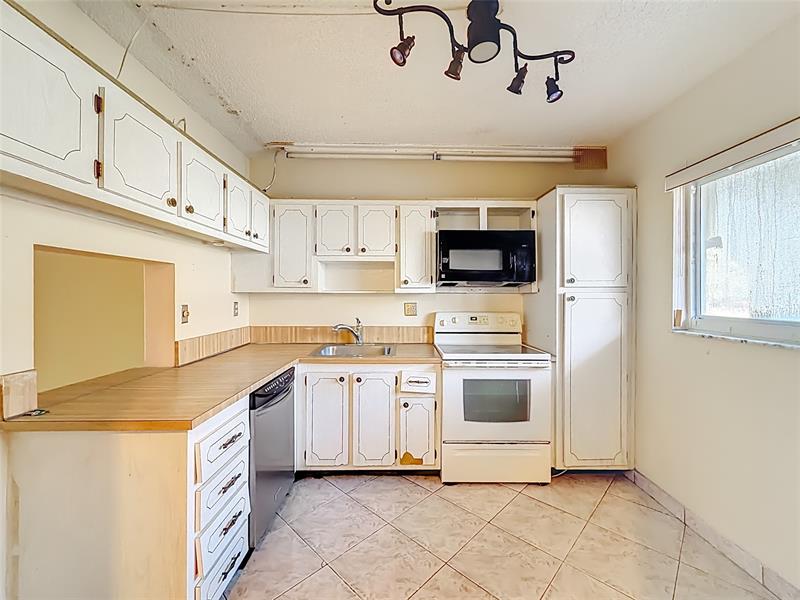 5935 Del Lago Circle Sunrise FL 33313