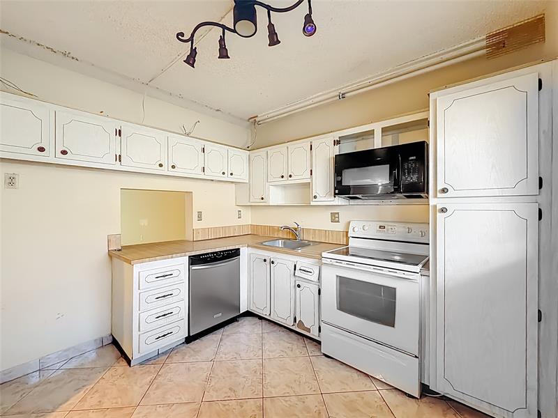 5935 Del Lago Circle Sunrise FL 33313