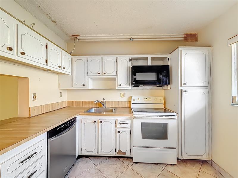 5935 Del Lago Circle Sunrise FL 33313