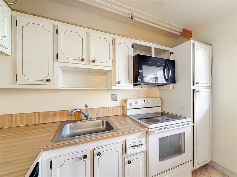 5935 Del Lago Circle Sunrise FL 33313